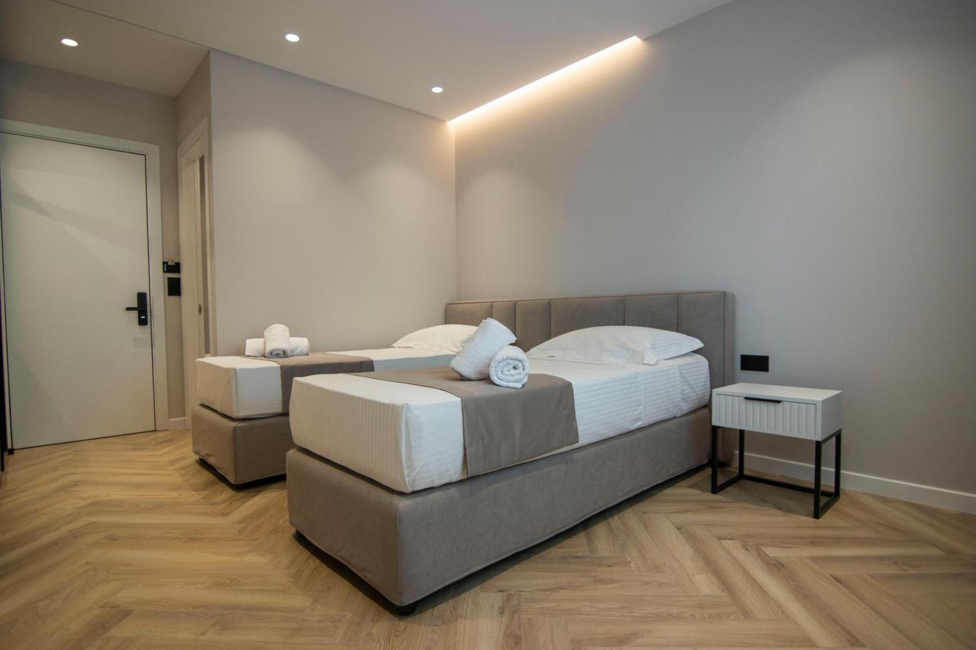 Mina Luxury Rooms 地拉那 外观 照片