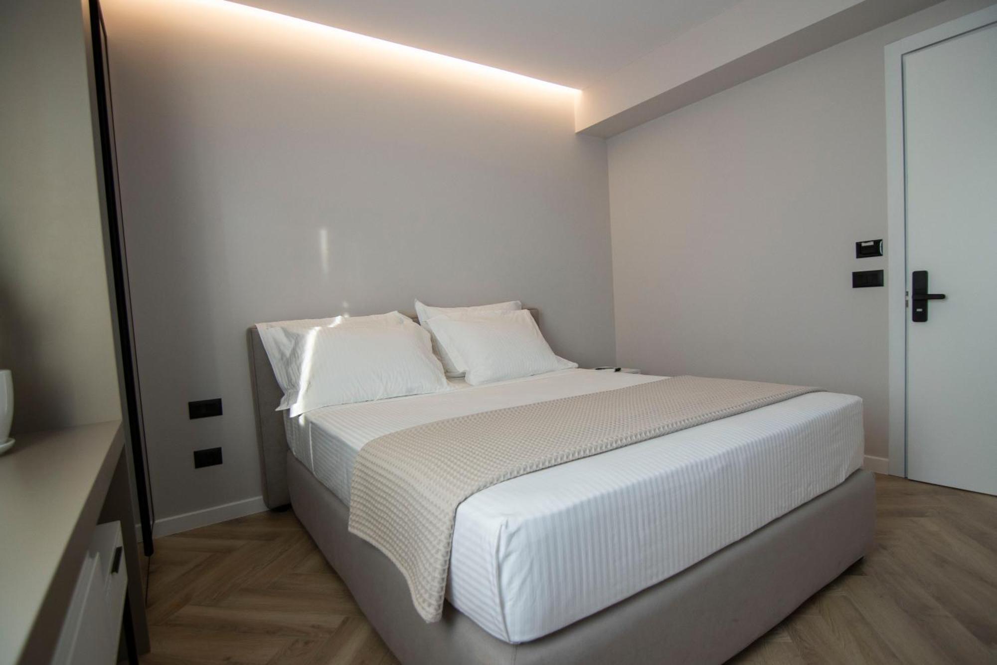 Mina Luxury Rooms 地拉那 外观 照片