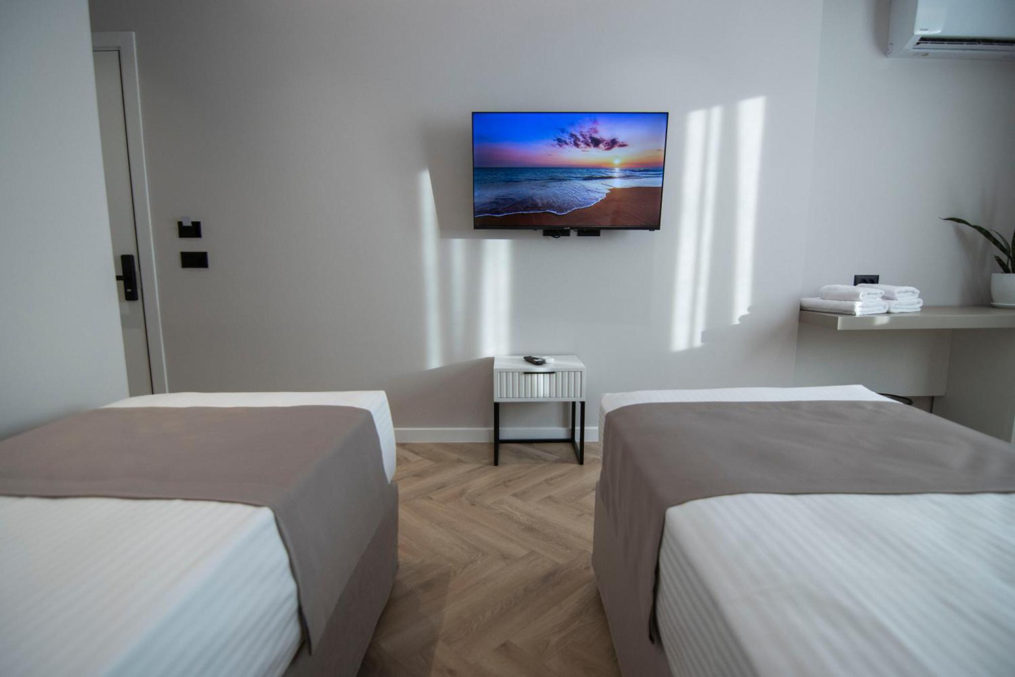 Mina Luxury Rooms 地拉那 外观 照片