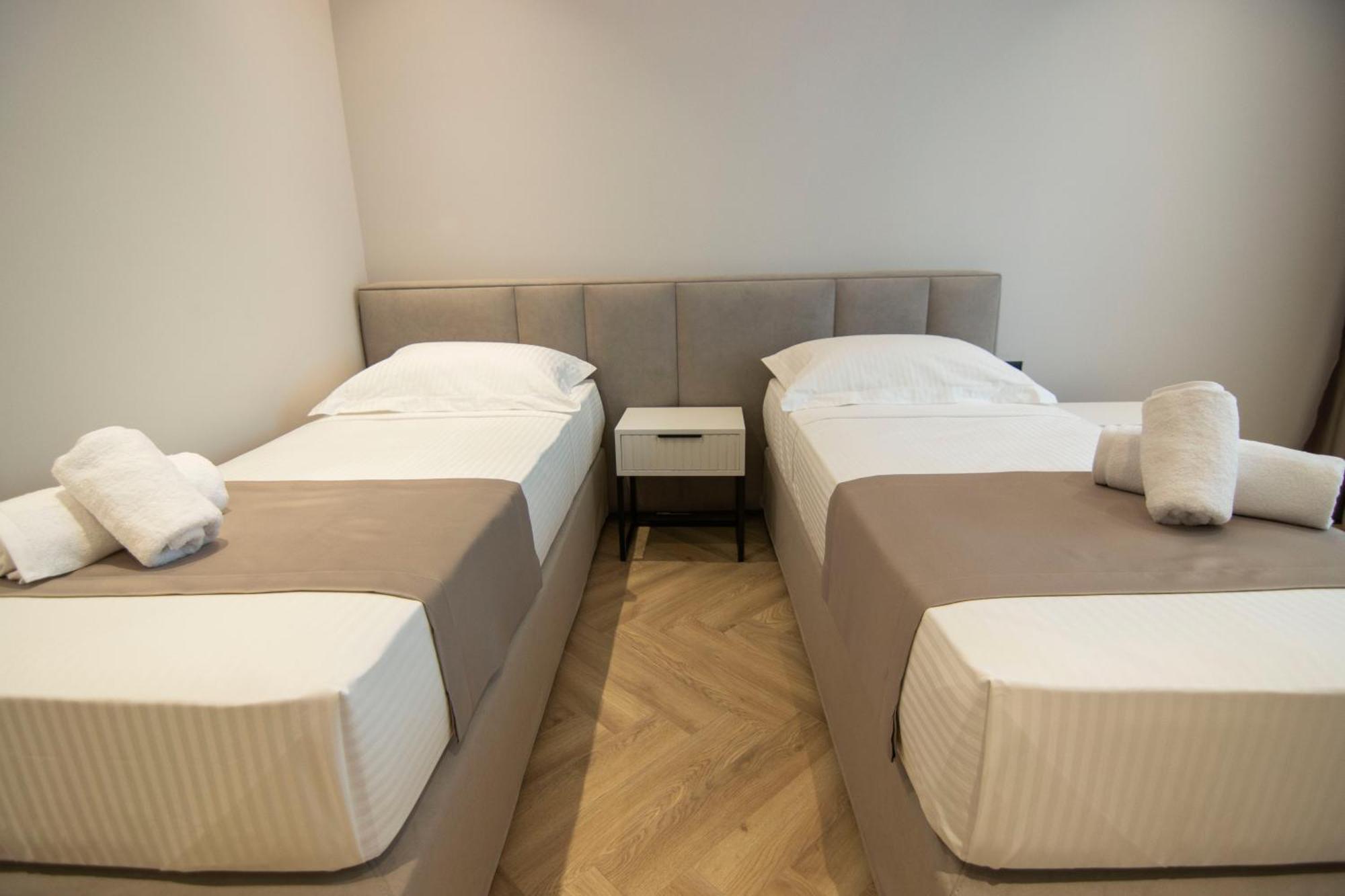 Mina Luxury Rooms 地拉那 外观 照片