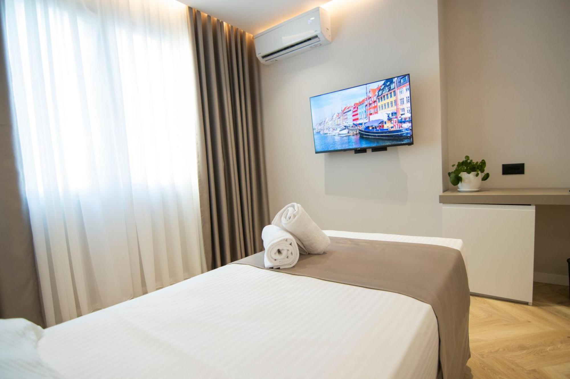 Mina Luxury Rooms 地拉那 外观 照片